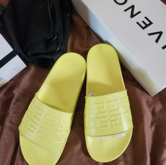 NEW Givenchy 4G embossed rubber slides sz 41 - Picture 2 of 3